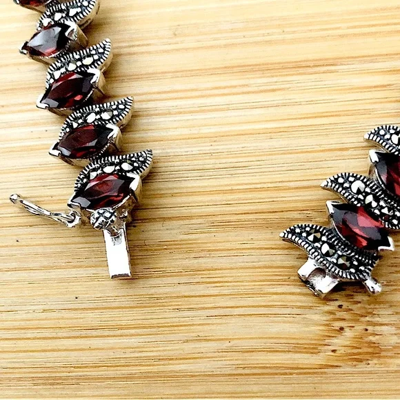 $118 Designer Garnet & Marcasite Estate Bracelet Sterling Marked A 925 THAILAND - Picture 6 of 8